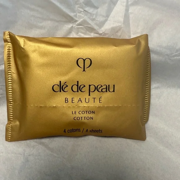 Clé de Peau Beauté bag and set. - Picture 8 of 8